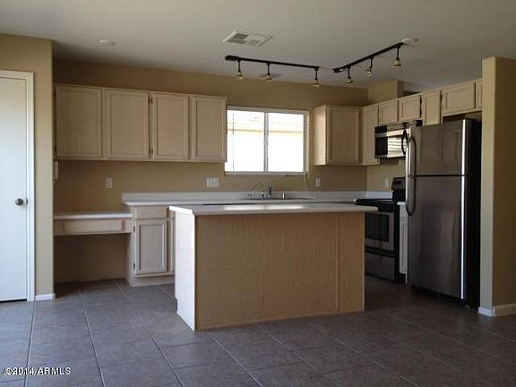 3rd image of 3244 W Lone Cactus Dr