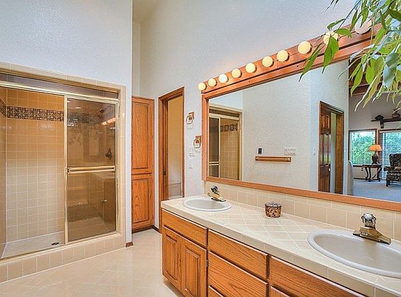 3rd image of 9423 Village Green Dr NE
