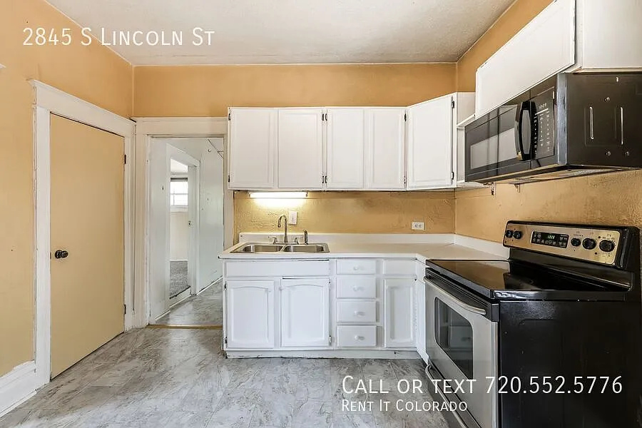 Charming Denver Bungalow with Original Woodwork & Finished Attic Walk to Light Rail — Photo 3