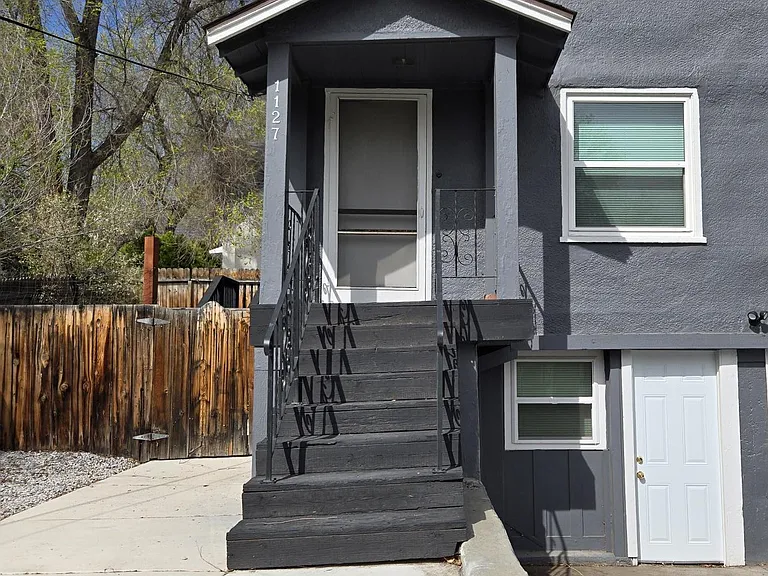 1127 Buena Vista Ave — Photo 1