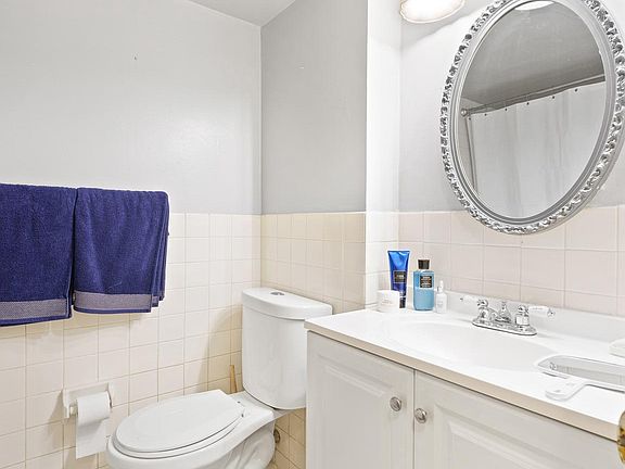 4th image of 7327 Rockwell Ave