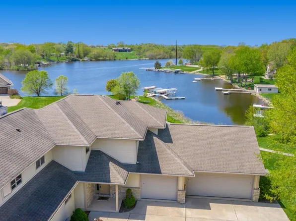 S8753 Waters Edge Way #15B, Merrimac, WI 53561