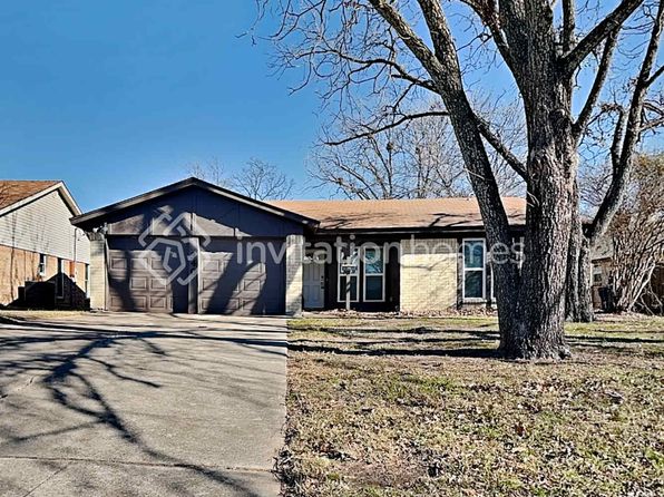 340 NW Summercrest Blvd