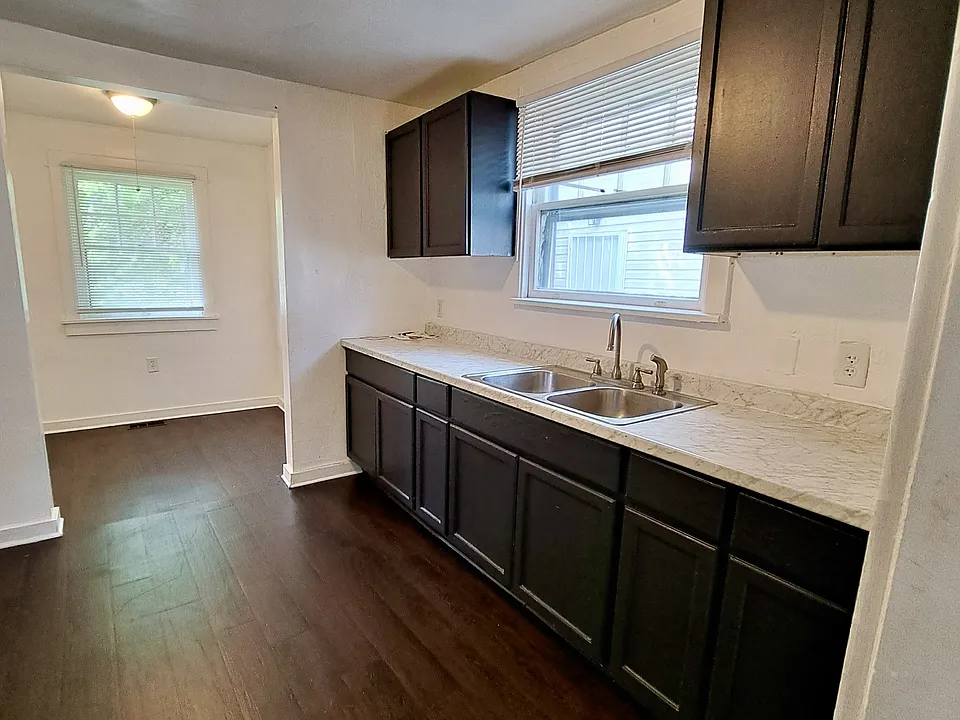 244 E Siebenthaler Ave