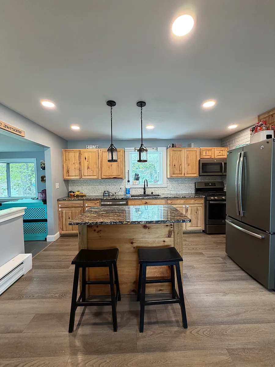 Building Photo - 34 B St #34
