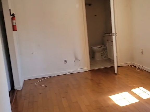 4th image of 193 Delavan St Floor 1