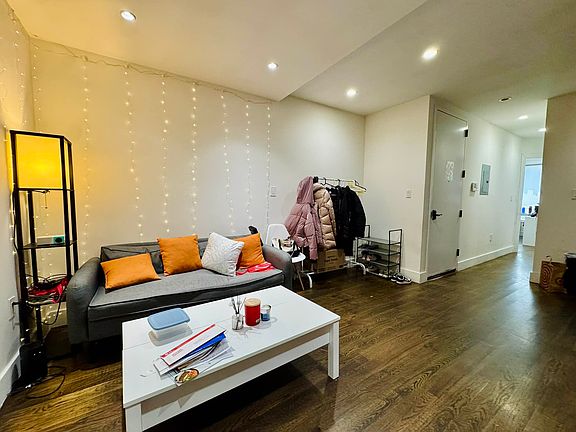 4th image of 201 Marion St APT 3L
