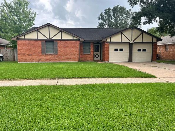 9910 Stonemont Rd, La Porte, TX 77571