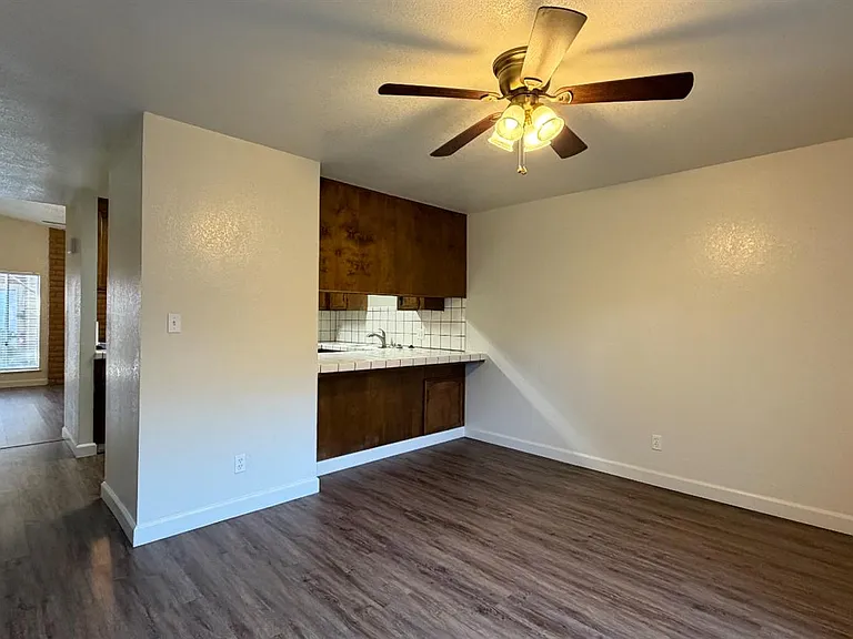 5771 N Valentine Ave #101 — Photo 16