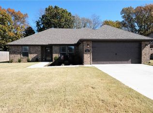 608 Oakley St, Pea Ridge, AR 72751
