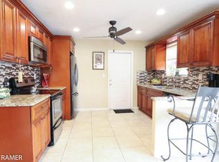 6873 Venetian Dr, Lake Worth, FL 33462