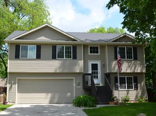 709 Valhigh Rd, West Des Moines, IA 50265