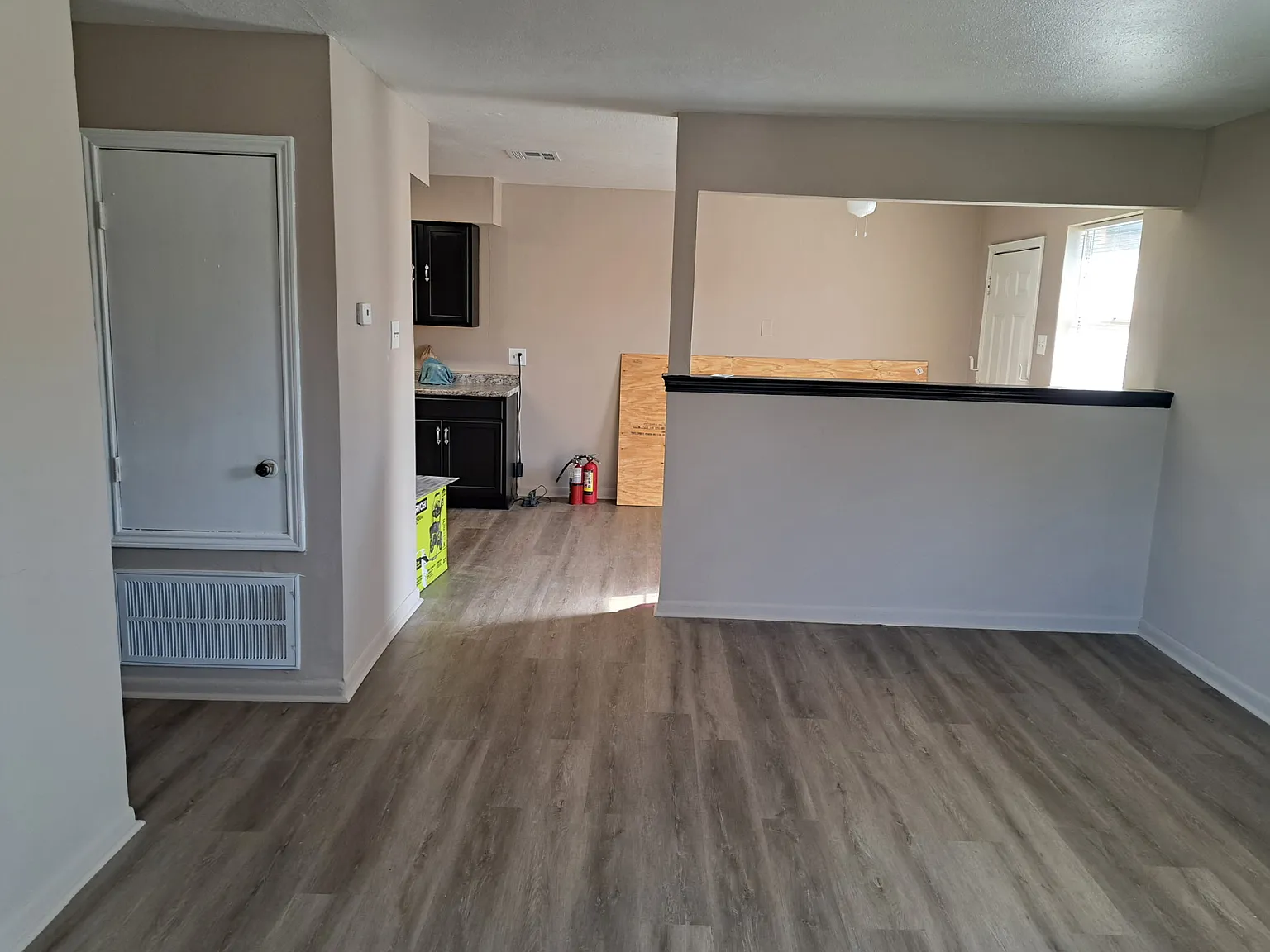 3 bed, 1200 sqft, $1,450 — Photo 2