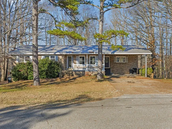 211 Lakeview Dr, Hohenwald, TN 38462