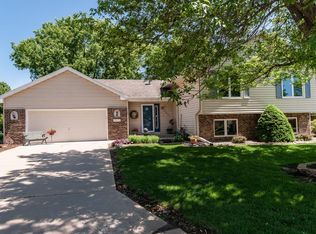 3851 Stoney Creek Ln NW, Rochester, MN 55901