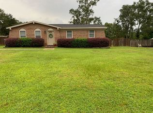 870 El Camino Dr, Cantonment, FL 32533
