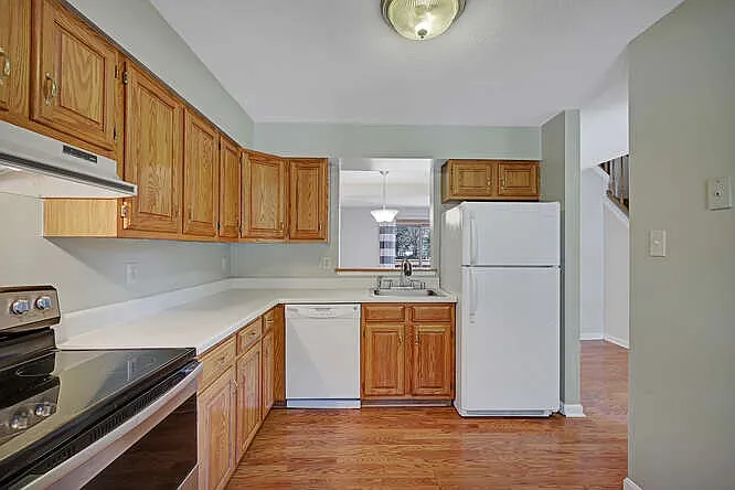 512 Crossbridge Dr — Photo 4