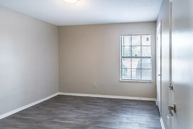 Brentwood Apartments — Photo 18