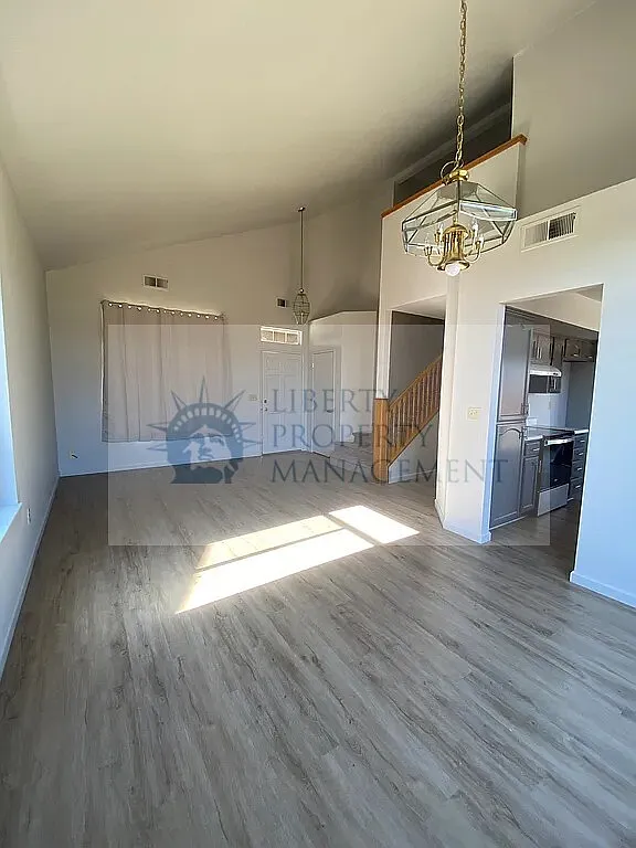 4 bed, 1586 sqft, $2,295 — Photo 1