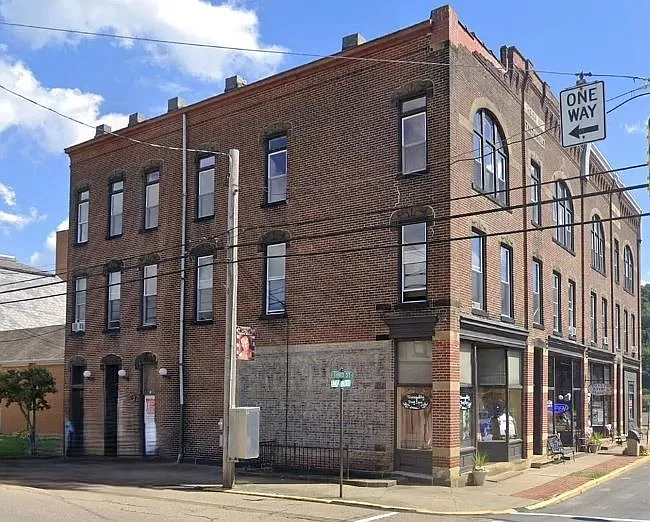 2 bed, $700 — Photo 1