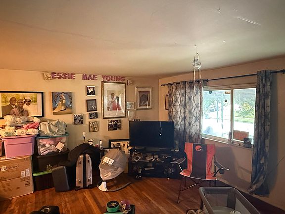 5th image of 5102 Justin Rd