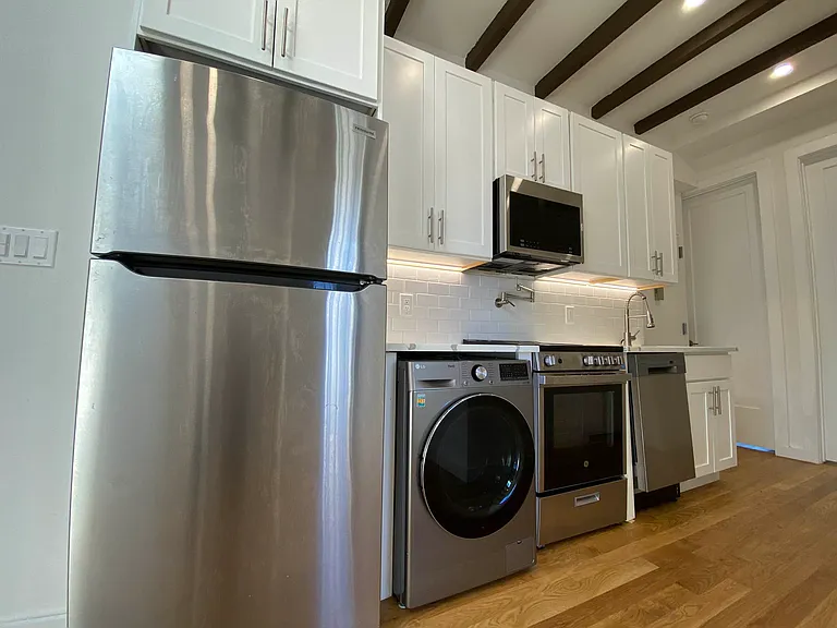 521 Decatur St #4A — Photo 3