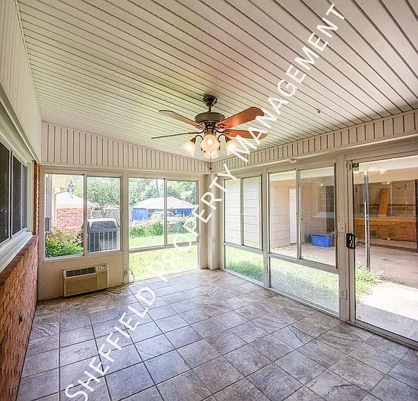 2227 Lancelot Pl — Photo 3