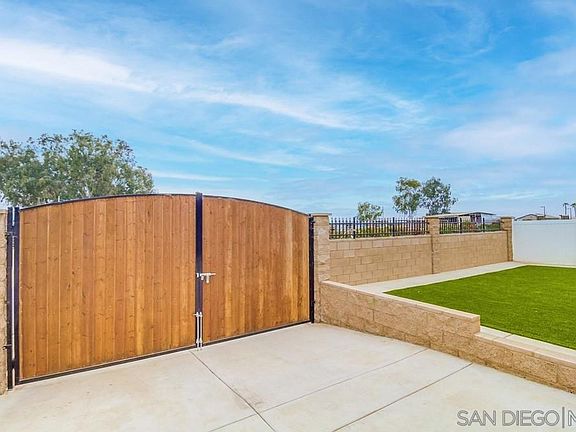 4th image of 1731 Tremaine Way