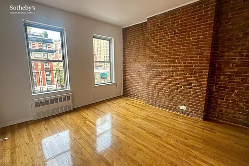 2274 Broadway #4C Photo 1 2274 Broadway #4C Photo 1