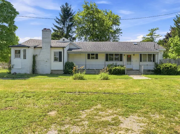 6098 Burtch Rd, Jeddo, MI 48032