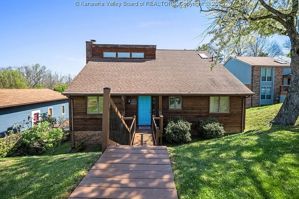 207 Willowcrest Dr photo 1