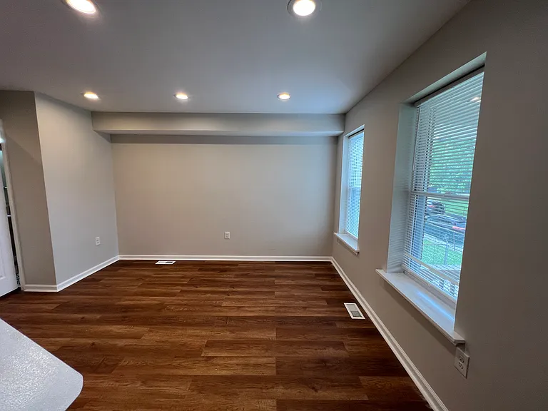 5301 Maple Ave — Photo 3