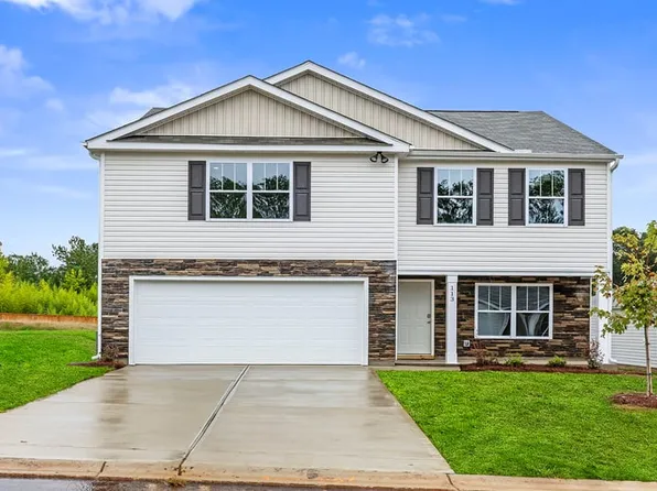 924 Kerwood St, Wellford, SC 29385