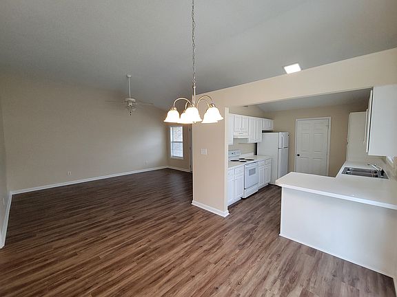 3rd image of 1802 Barberry Dr #1804