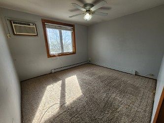 3rd image of 366 Kingsland Ave #2