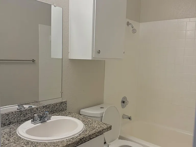Southern Oaks Apartments — Photo 72