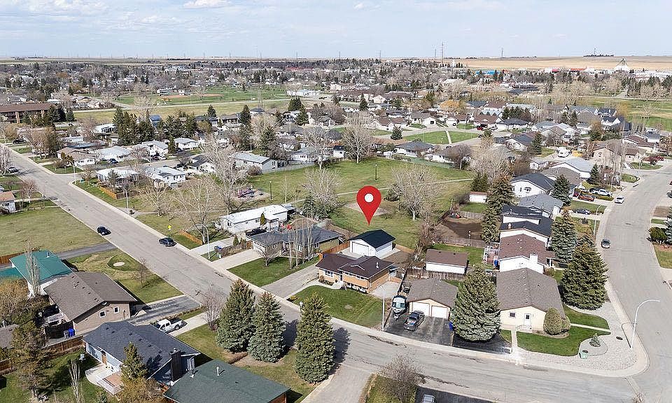1st image of 47 W Willow Rd