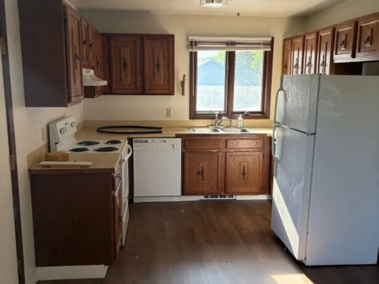 1904 W Koch St — Photo 13