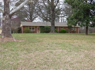 3415 Oakdale Rd, Charlotte, NC 28216