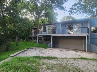 2604 Knoll Ct, Topeka, KS 66617