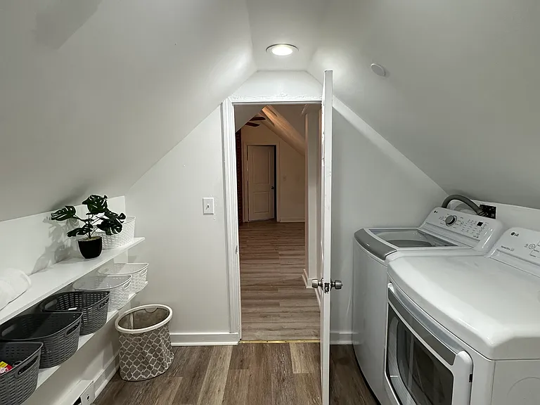 37 Maud St #3 — Photo 13