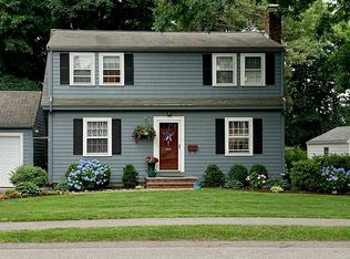 34 Grosvenor Rd, Needham, MA 02492