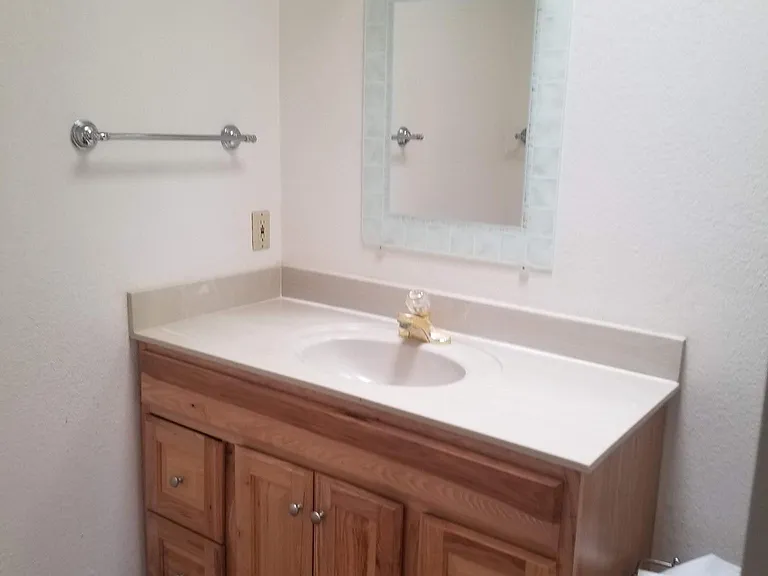 1285 N Bryant Ave — Photo 6