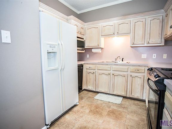 4th image of 18069 Wood Haven Dr