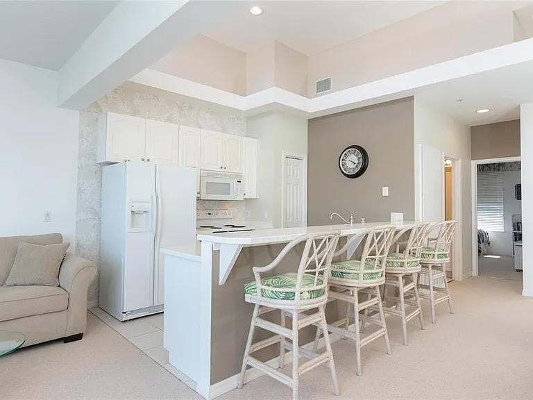 8280 Harborside Cir — Photo 6
