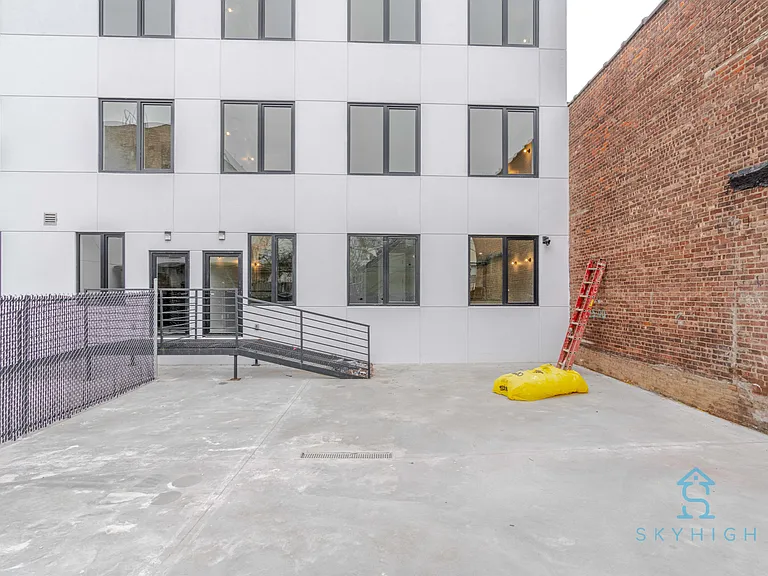 641 E 28th St #1D — Photo 9