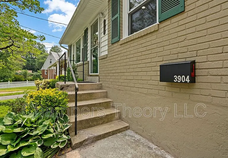 3904 Lantern Dr — Photo 39