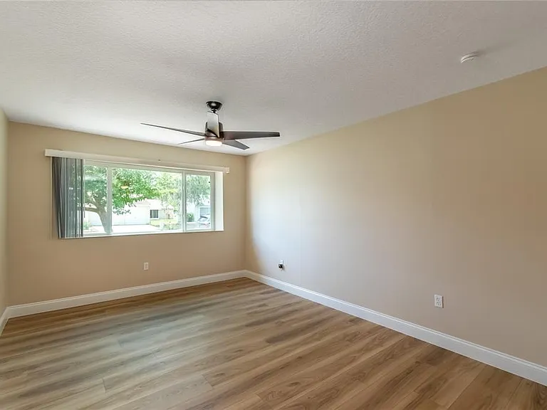 10886 SW 90th Ter — Photo 19