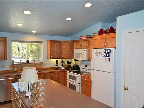 2nd image of 15834 Parkway Dr