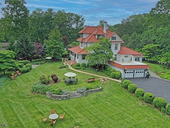 2nd image of 44 Manor Dr